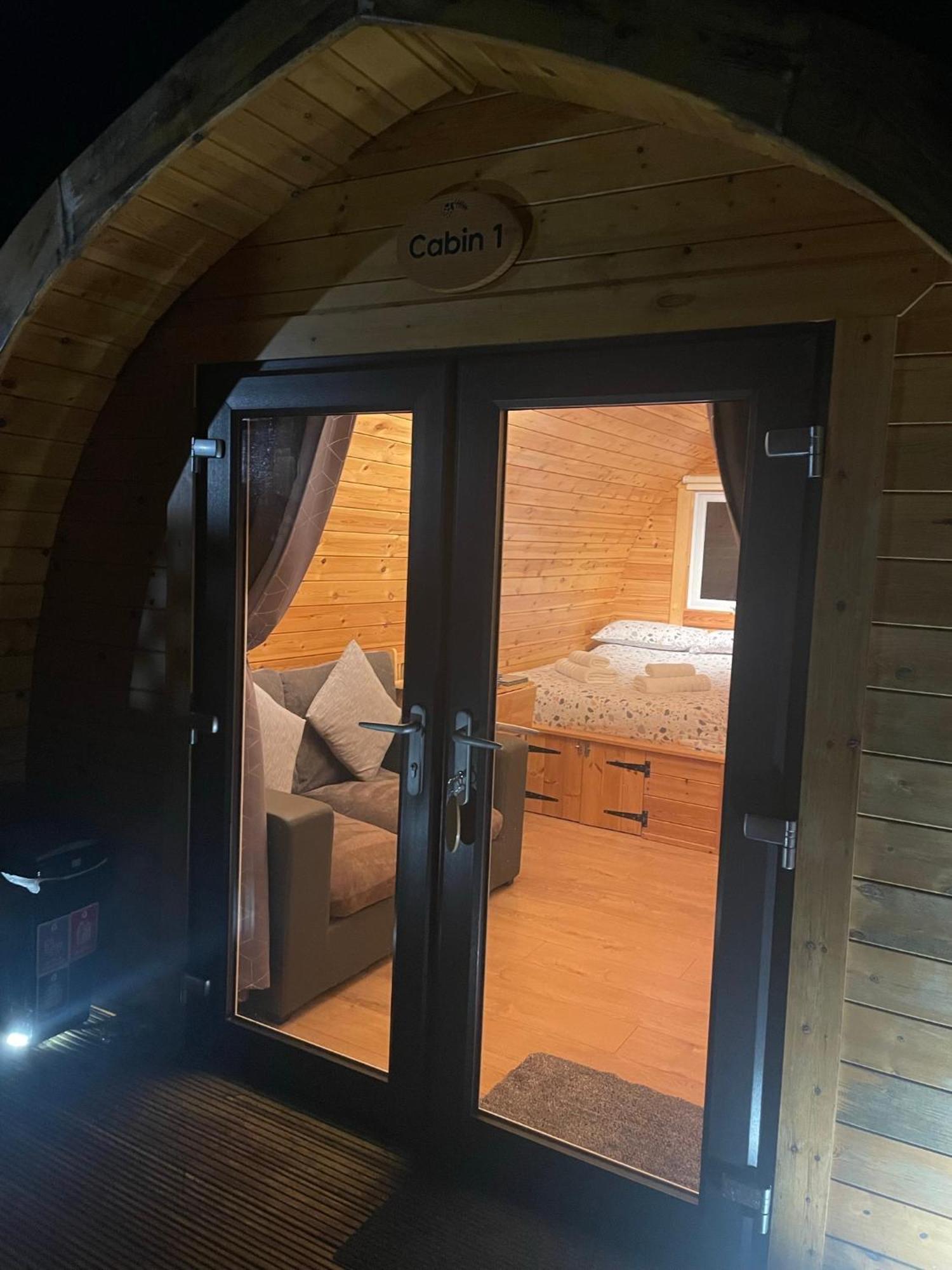 Conifer Cabins 포트 윌리엄 외부 사진